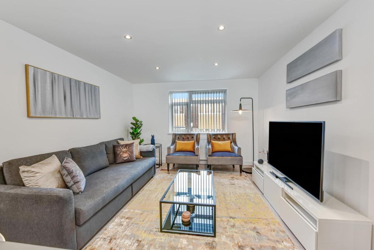 St Martins 2 Bedroom Apartments In Ruislip By 360 Stays Εξωτερικό φωτογραφία