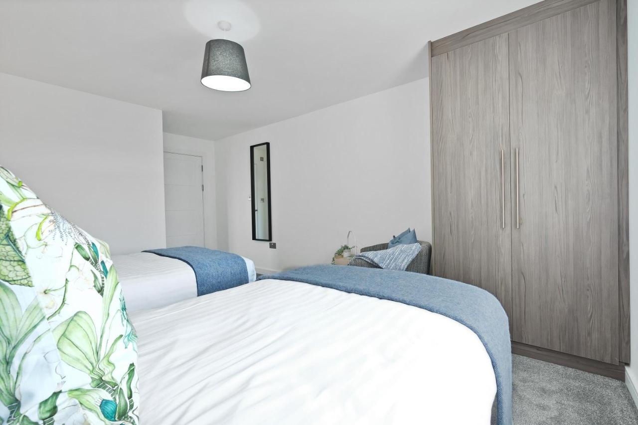 St Martins 2 Bedroom Apartments In Ruislip By 360 Stays Εξωτερικό φωτογραφία