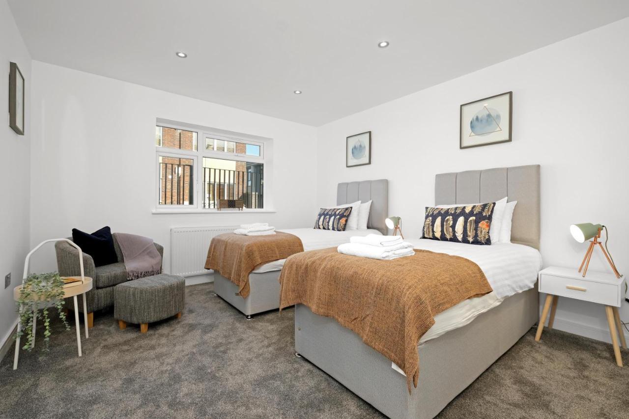 St Martins House Luxury 2 Bedroom Apartments Ruislip By 360Stays Εξωτερικό φωτογραφία