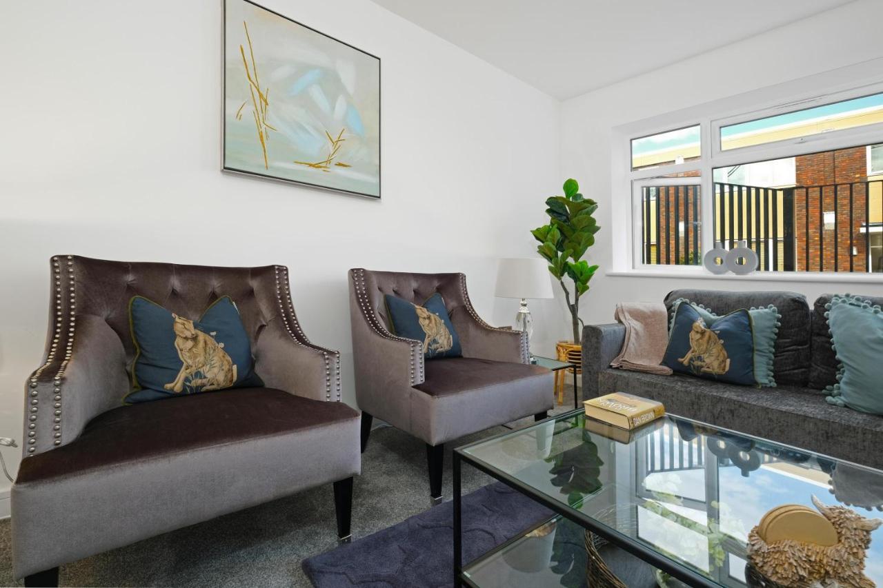 St Martins 2 Bedroom Apartments In Ruislip By 360 Stays Εξωτερικό φωτογραφία