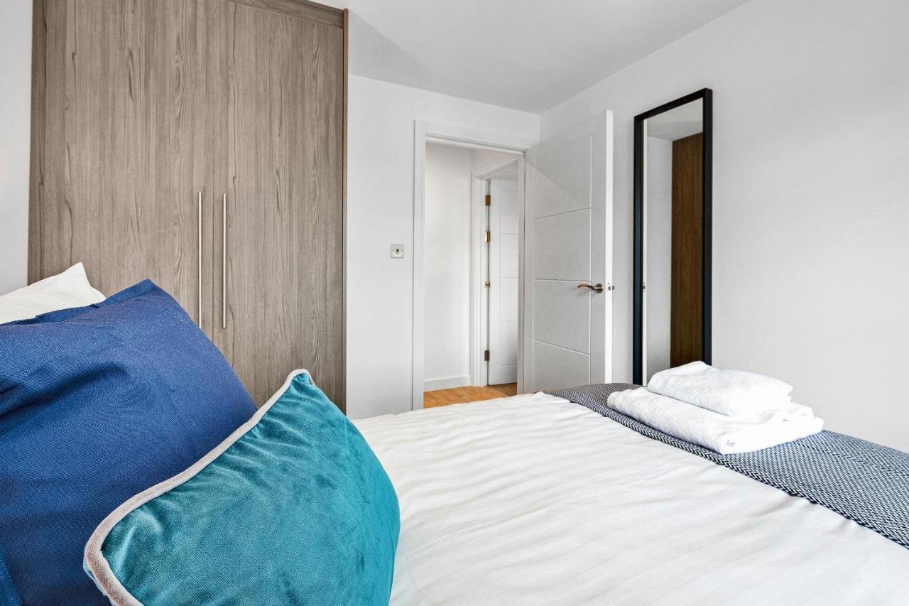 St Martins 2 Bedroom Apartments In Ruislip By 360 Stays Εξωτερικό φωτογραφία