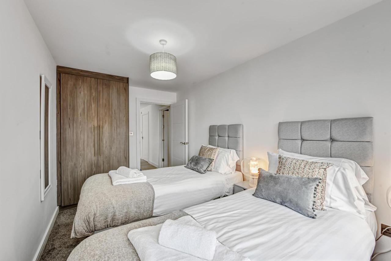 St Martins House Luxury 2 Bedroom Apartments Ruislip By 360Stays Εξωτερικό φωτογραφία