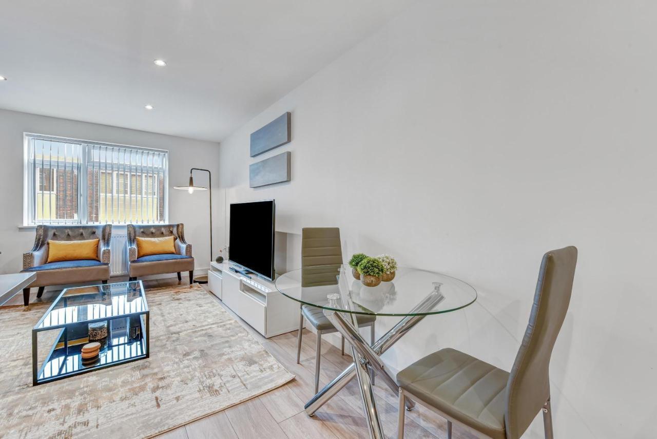 St Martins 2 Bedroom Apartments In Ruislip By 360 Stays Εξωτερικό φωτογραφία