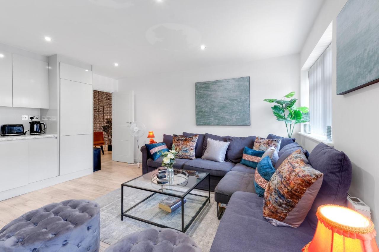 St Martins 2 Bedroom Apartments In Ruislip By 360 Stays Εξωτερικό φωτογραφία