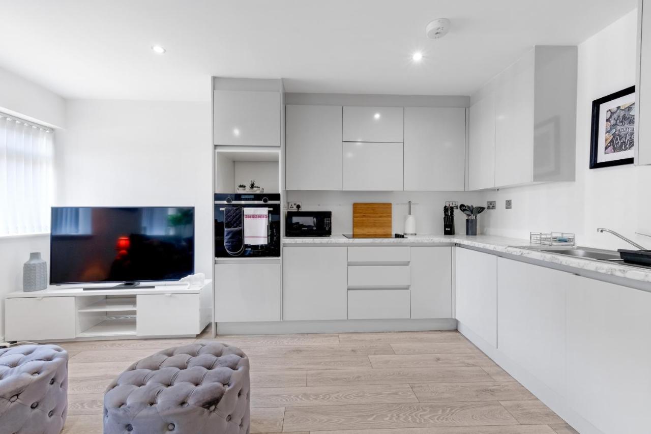 St Martins 2 Bedroom Apartments In Ruislip By 360 Stays Εξωτερικό φωτογραφία