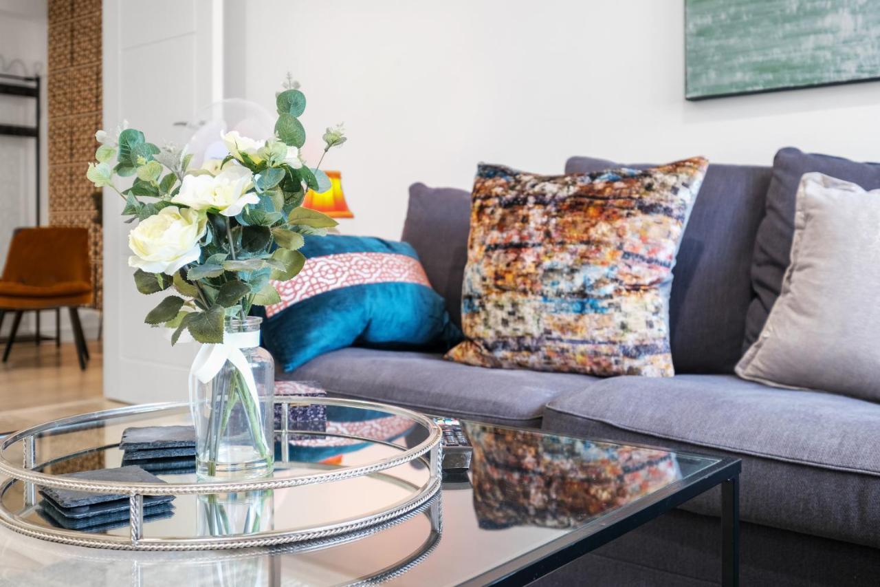 St Martins 2 Bedroom Apartments In Ruislip By 360 Stays Εξωτερικό φωτογραφία