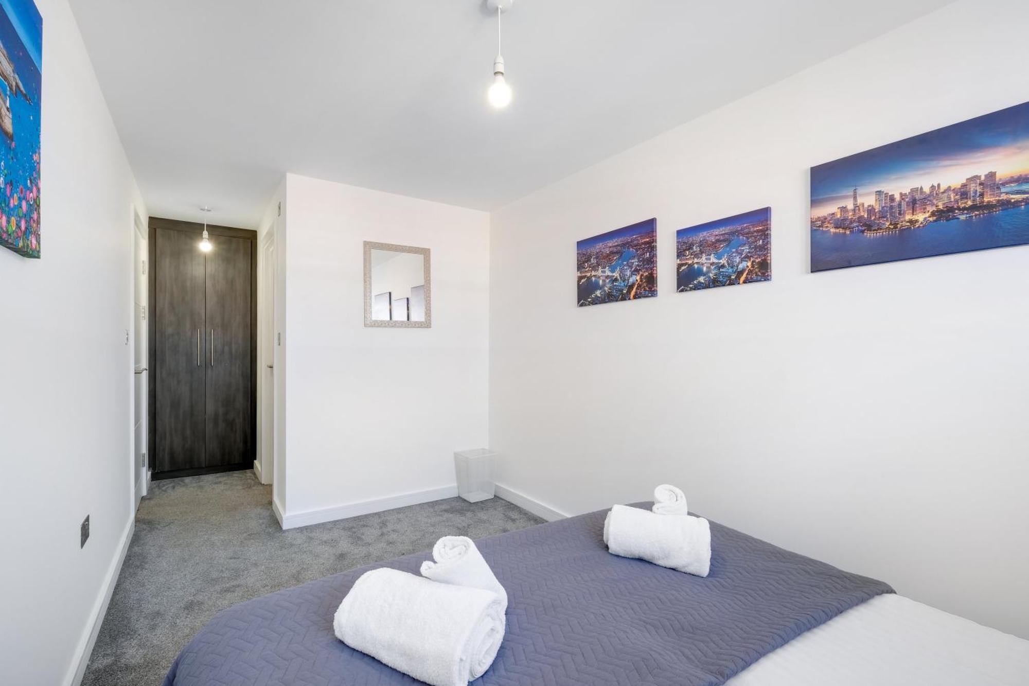 St Martins 2 Bedroom Apartments In Ruislip By 360 Stays Εξωτερικό φωτογραφία