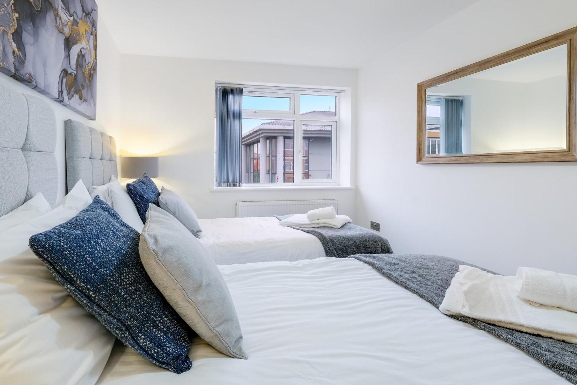St Martins 2 Bedroom Apartments In Ruislip By 360 Stays Εξωτερικό φωτογραφία