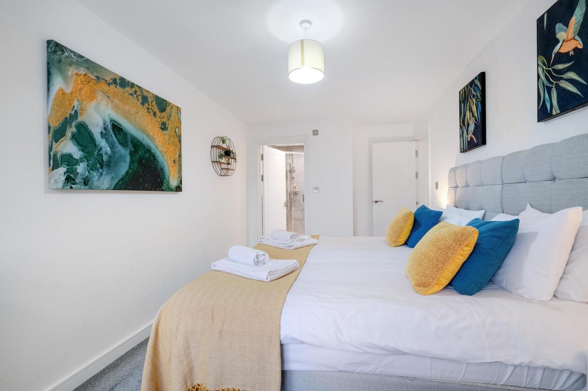 St Martins 2 Bedroom Apartments In Ruislip By 360 Stays Εξωτερικό φωτογραφία
