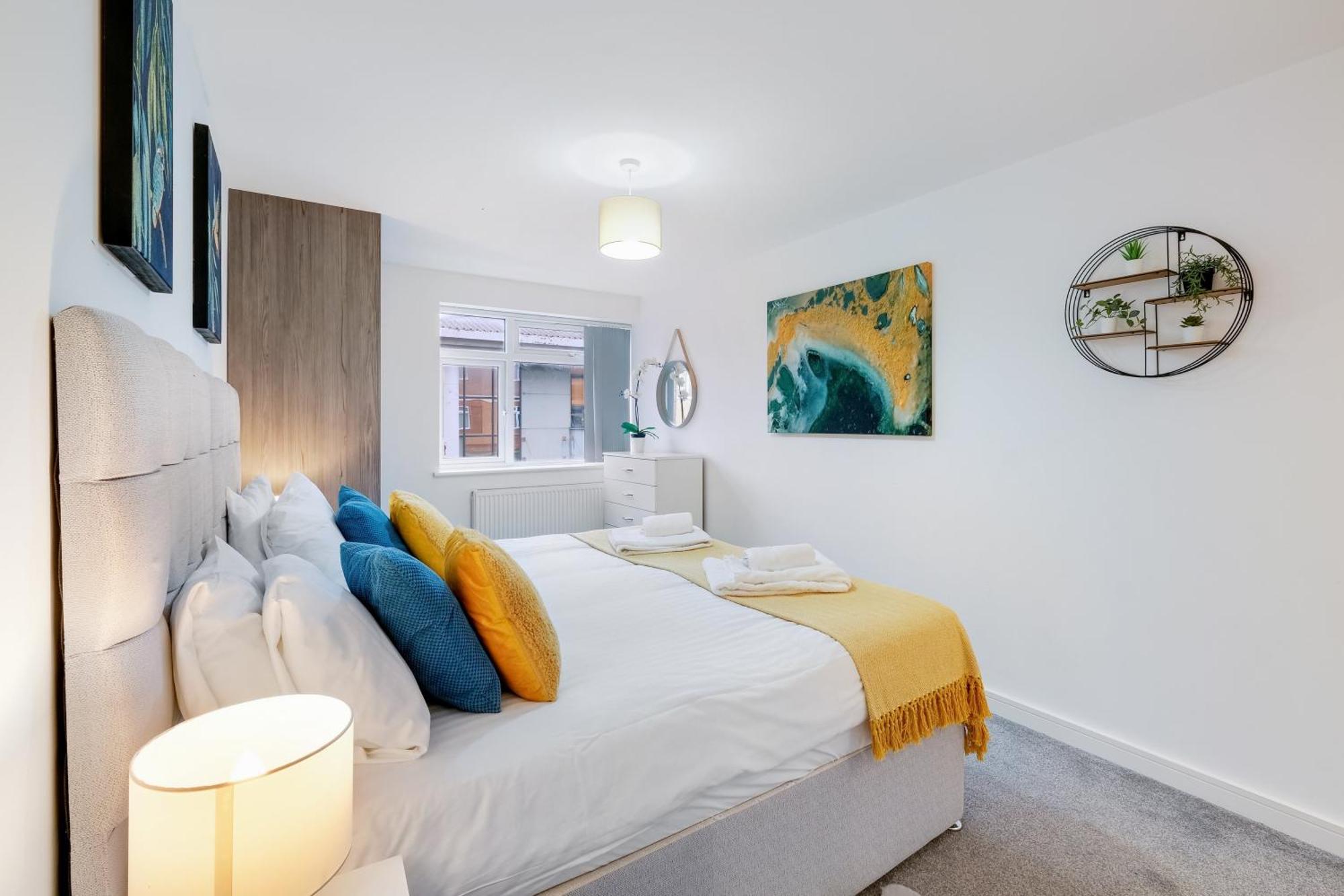 St Martins 2 Bedroom Apartments In Ruislip By 360 Stays Εξωτερικό φωτογραφία