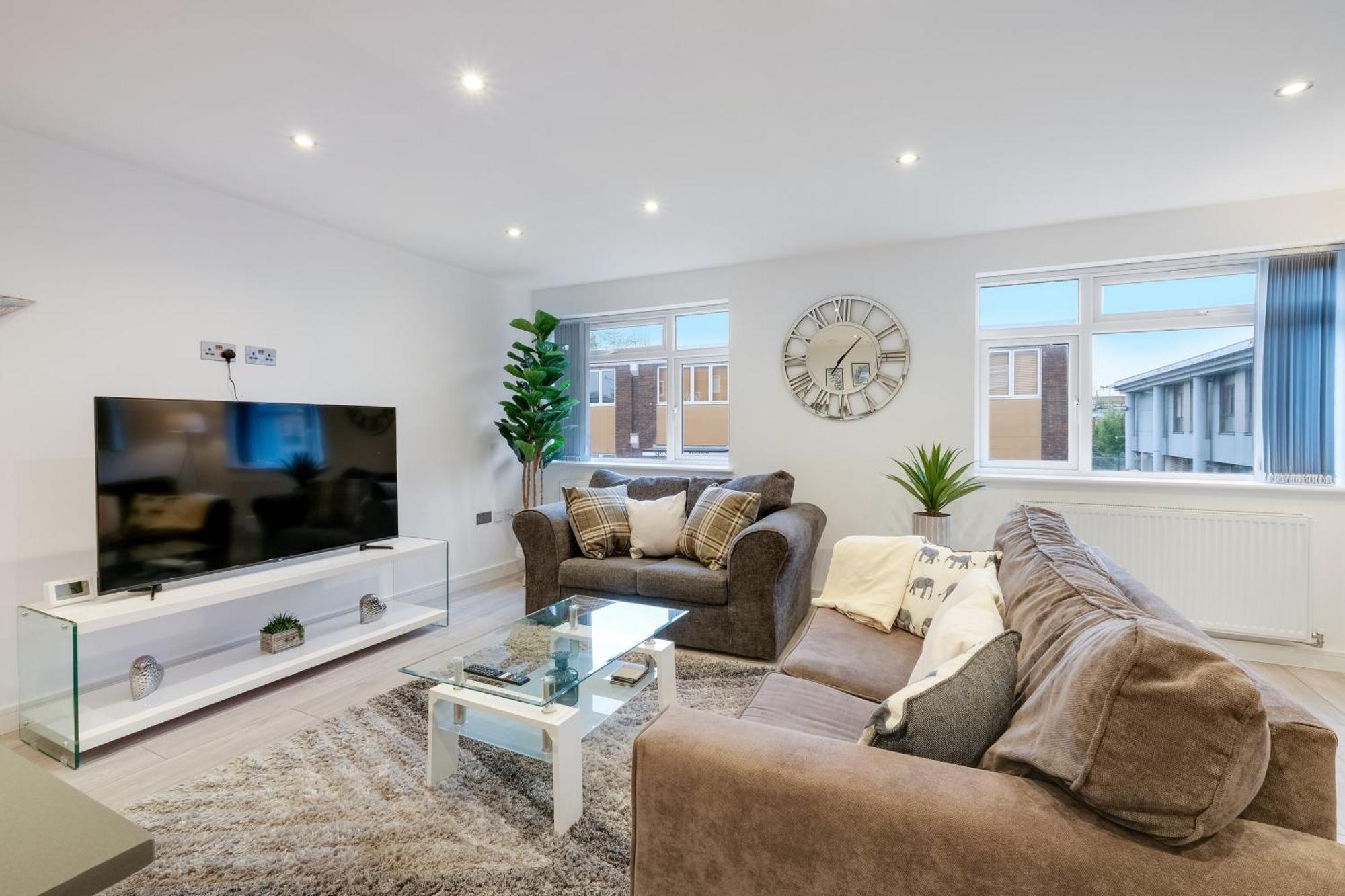 St Martins 2 Bedroom Apartments In Ruislip By 360 Stays Εξωτερικό φωτογραφία