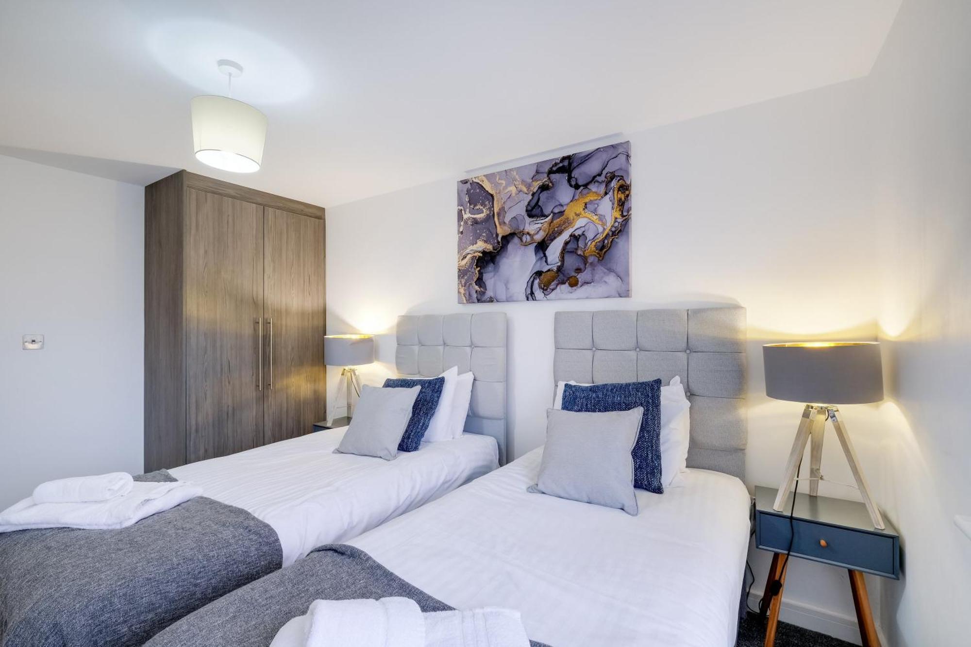 St Martins 2 Bedroom Apartments In Ruislip By 360 Stays Εξωτερικό φωτογραφία