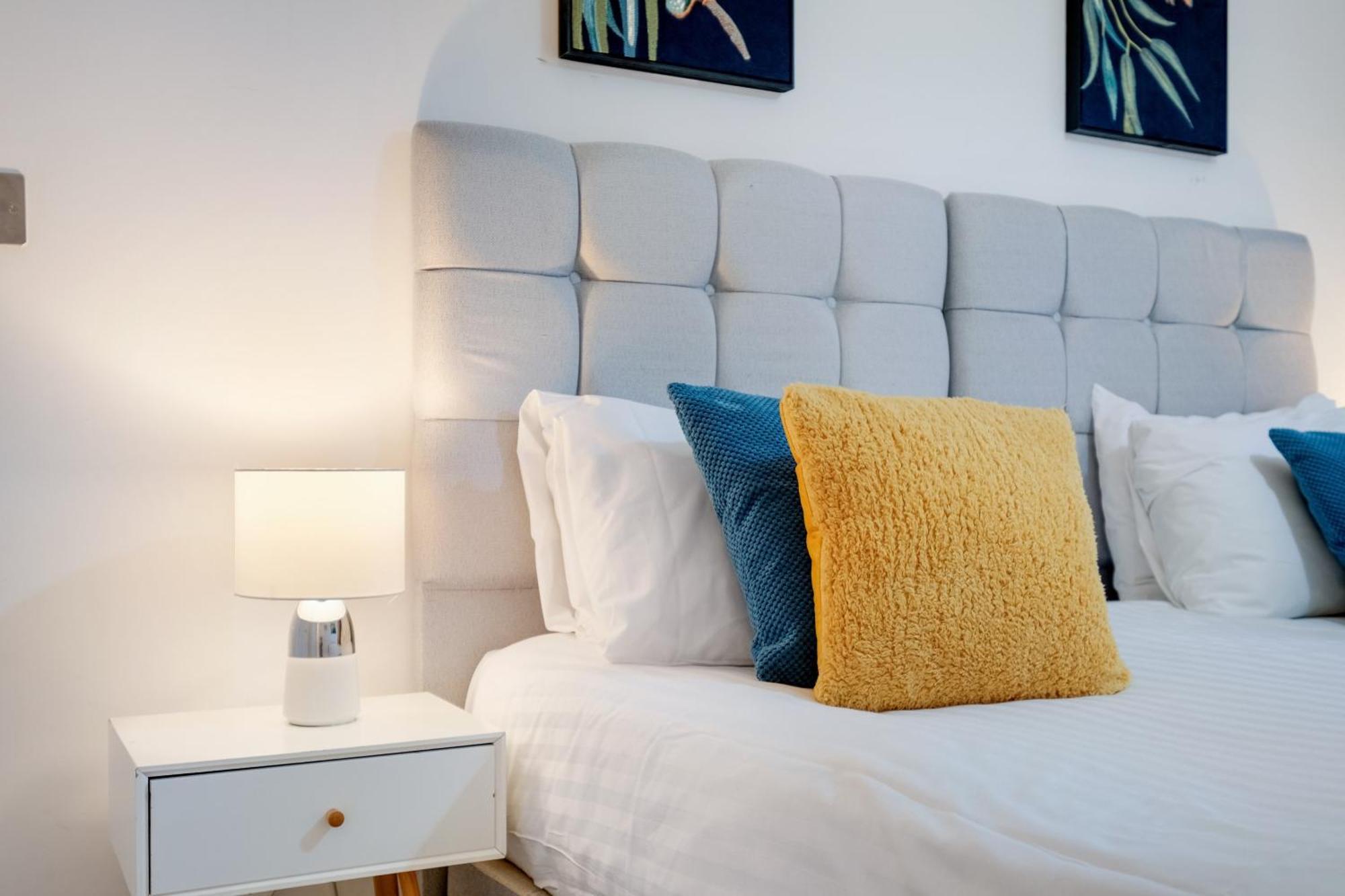 St Martins 2 Bedroom Apartments In Ruislip By 360 Stays Εξωτερικό φωτογραφία