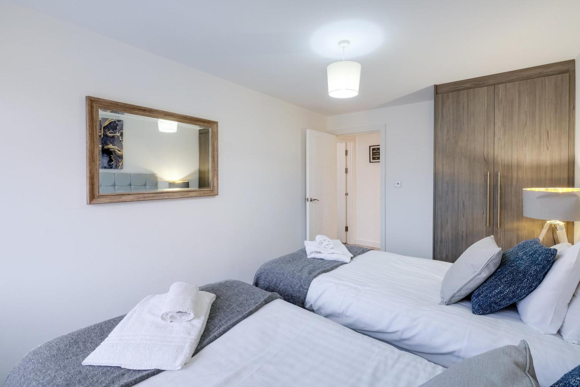 St Martins House Luxury 2 Bedroom Apartments Ruislip By 360Stays Εξωτερικό φωτογραφία